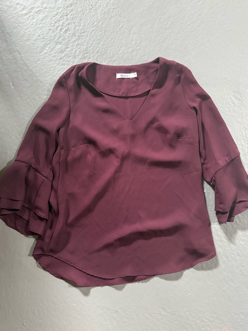 BCX Women's Plum V-Neck Layered Ruffle Sleeve Top